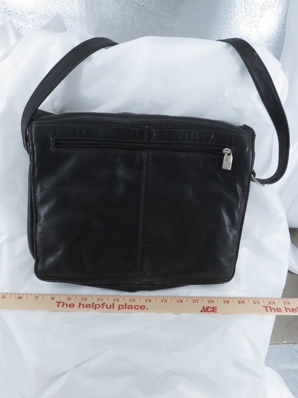 Wilsons Leather Black Crossbody Messenger Bag Medium Organizer Laptop Satchel Y2